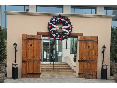 Amavi Hotel Decoration, Paphos – Christmas Wreath