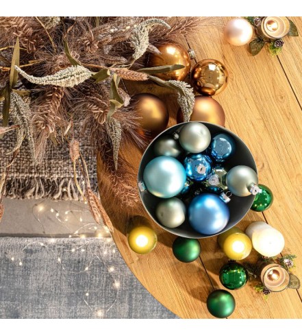 Give your tree a shine with the best Christmas ornaments!