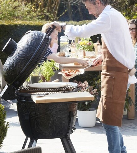 Barbecue party at home. Must-try outdoor grills for cooking with friends!