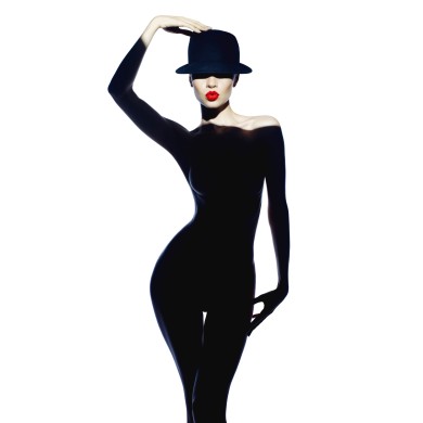 Painting Lady in Black -  Digital print in Aluminium Frame - 80x120cm